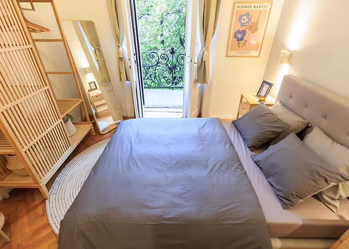 Designer With Balcony Appartement *